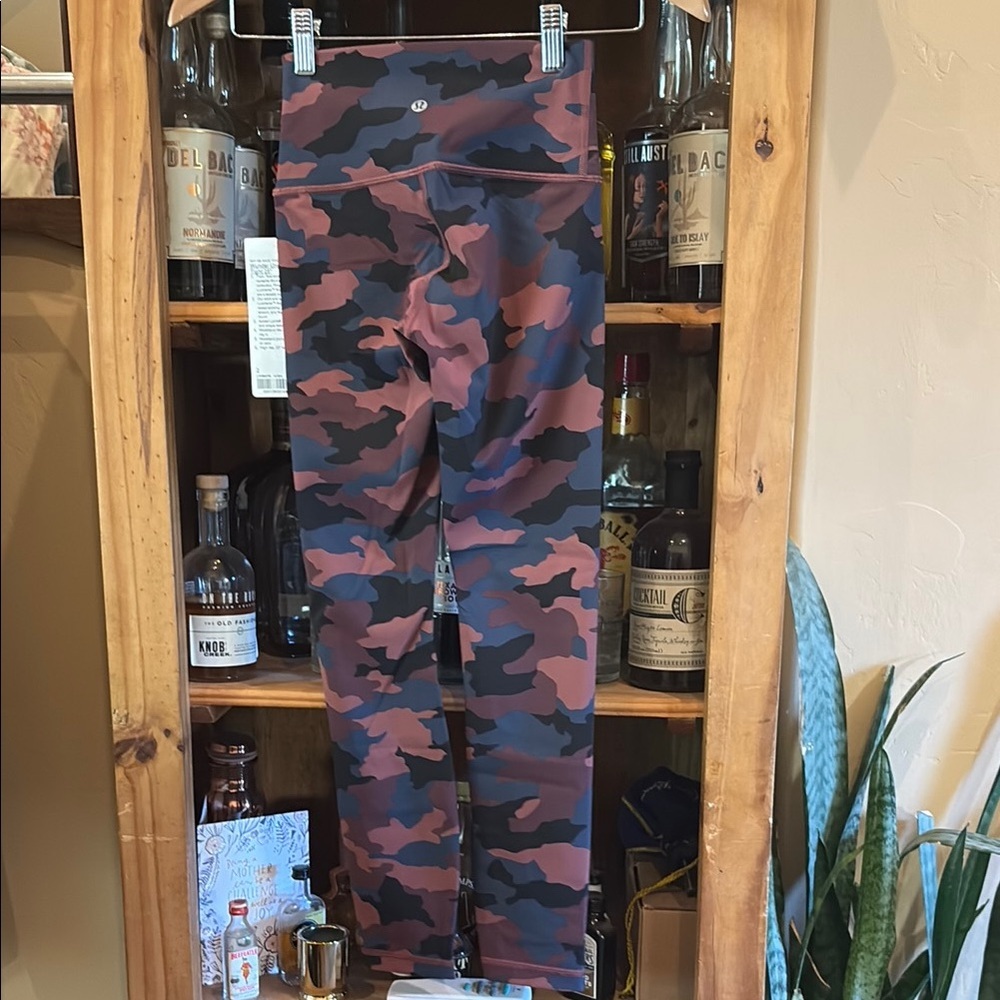 lululemon athletica Wunder Under Pink and Black Leggings Modern Camo - Picture 4 of 6
